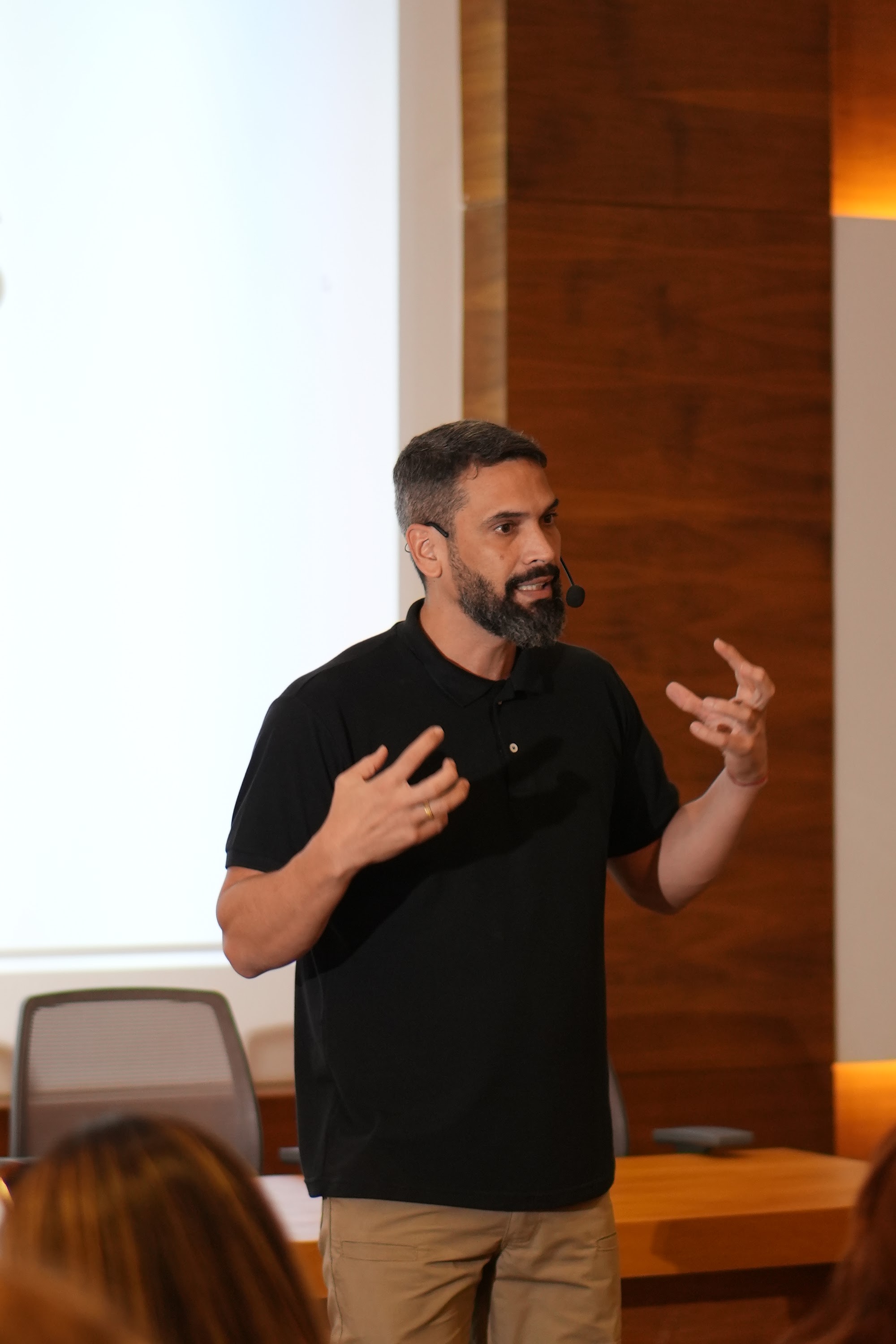 Freitas compartilhando sua experiência com o público